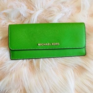 ✨ MICHEAL KORS WALLET ✨
